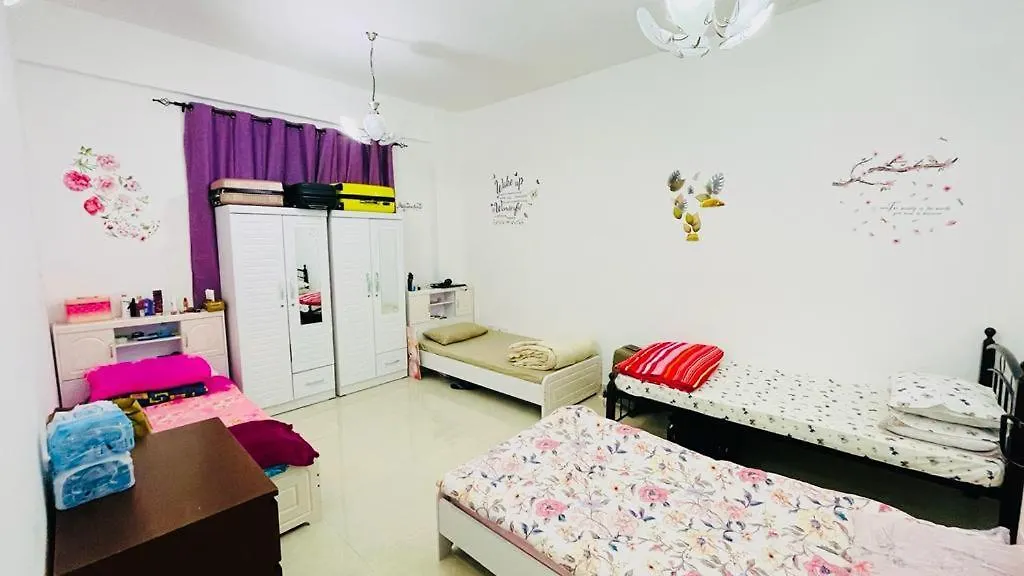 Executive Bedspace Only For Ladies Ντουμπάι Εξοχικό σπίτι