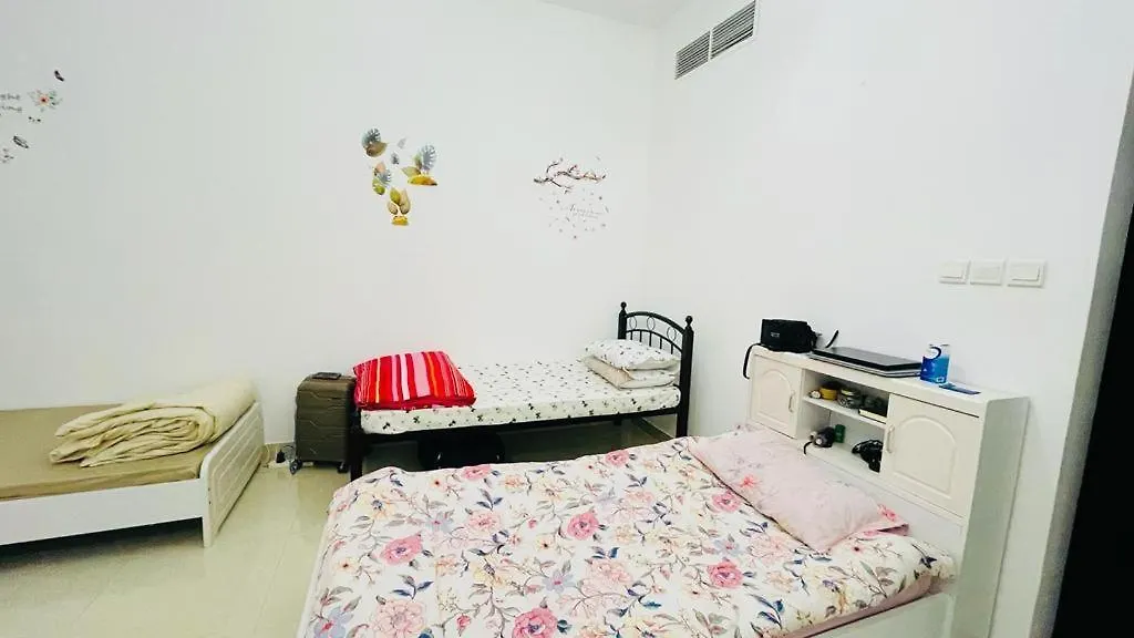 Country house Executive Bedspace Only For Ladies Dubai